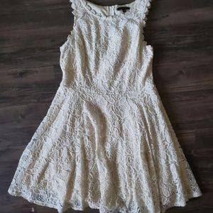 🧡 CITY STUDIO: Beautiful White Dress